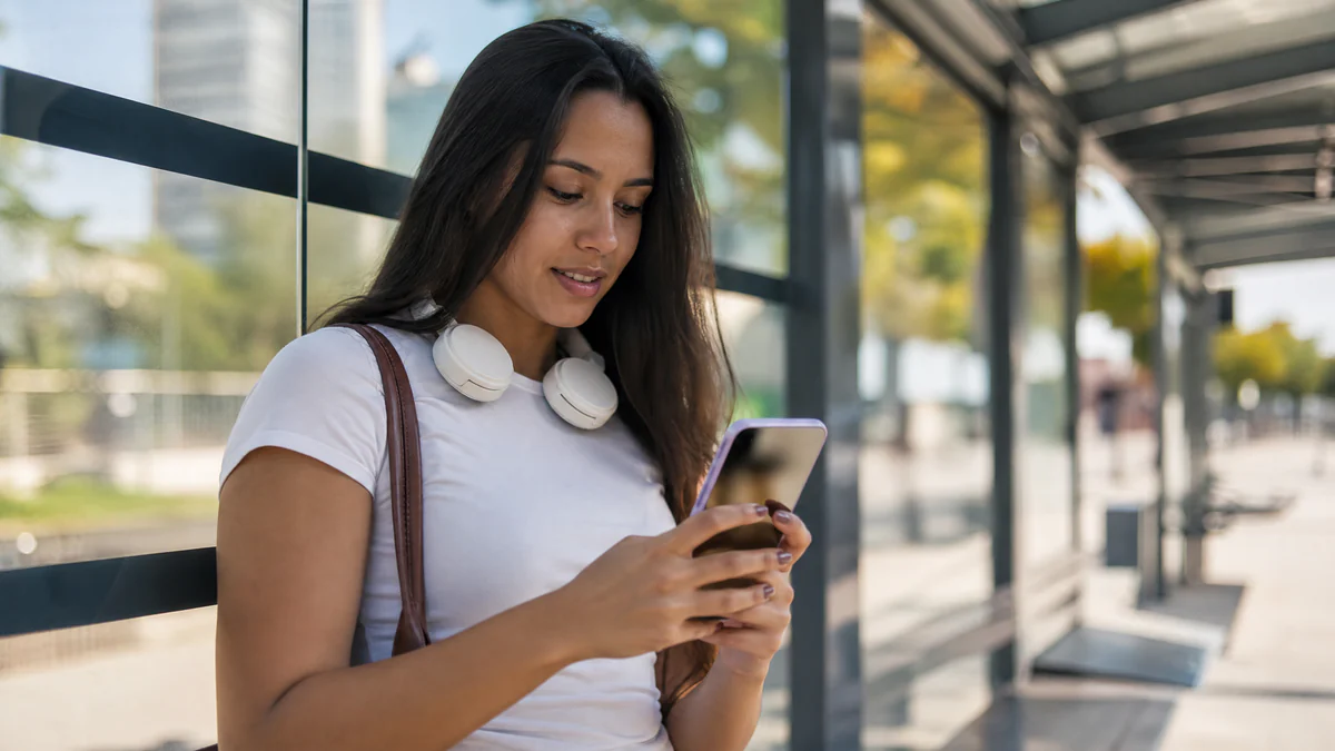 Pessoa recebendo uma campanha personalizada no WhatsApp
