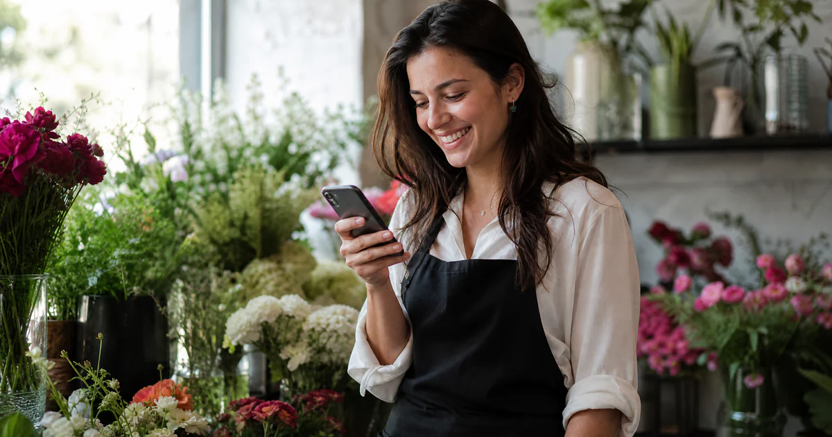 30 mensagens de boas-vindas para WhatsApp que fazem o cliente responder